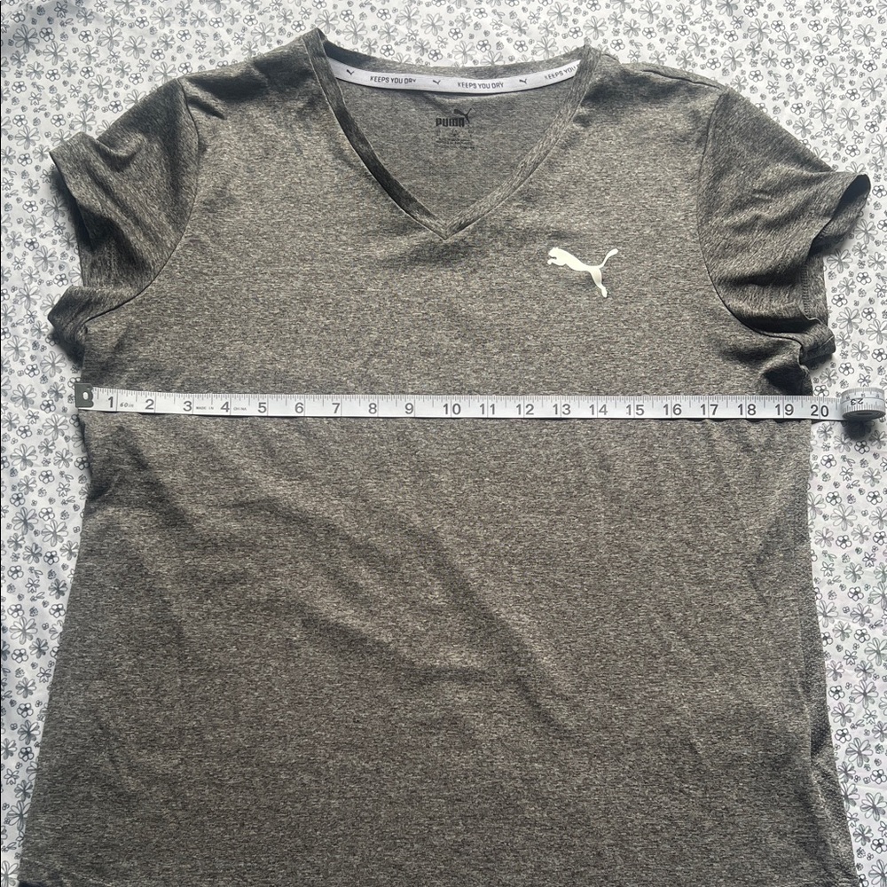 Puma V-Neck Tee - Picture 4 of 5